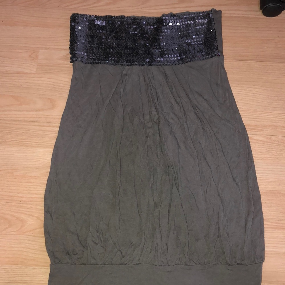 ⭐Woman’s strapless long shirt w/ sequins - size xl